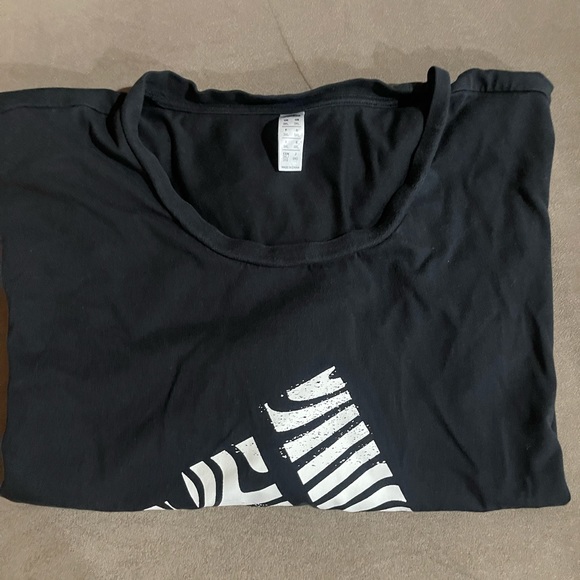 Adidas T-Shirt - Picture 6 of 8